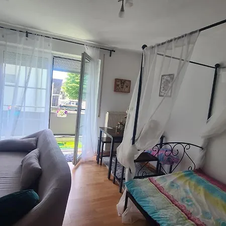 Cozy, Wifi, Balcony Apartment *
