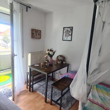Cozy, Wifi, Balcony * Welden